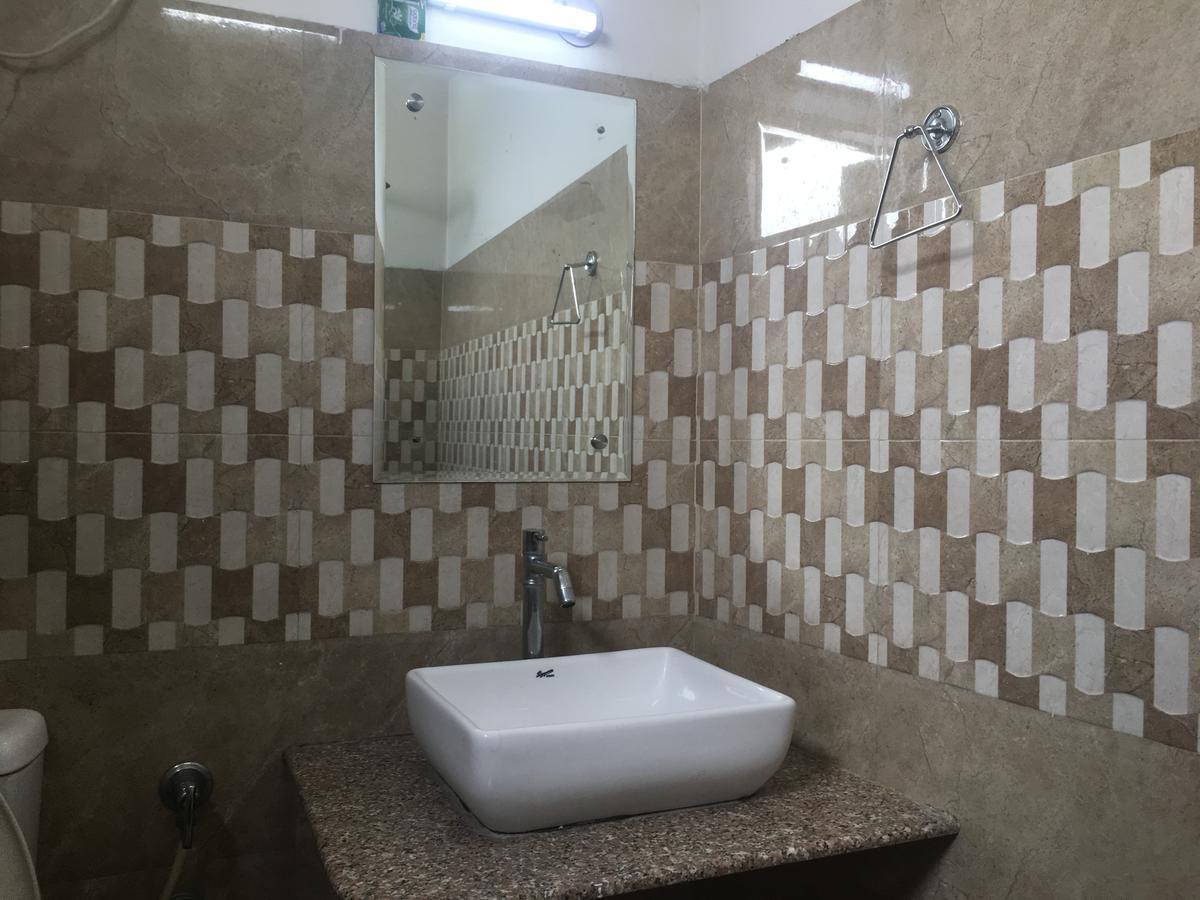 Oyo 12976 Hotel New Fiza Джаму Екстериор снимка
