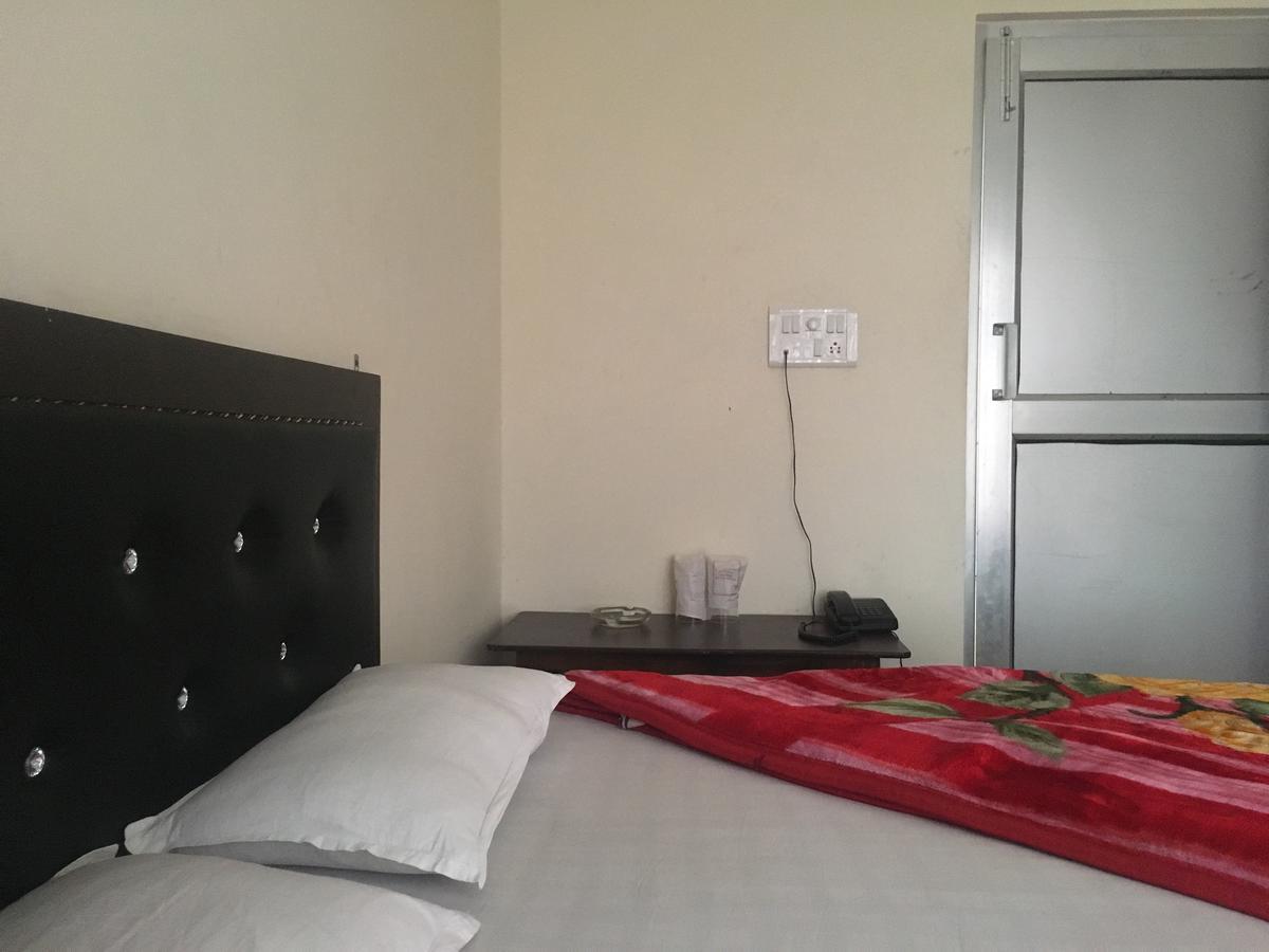 Oyo 12976 Hotel New Fiza Джаму Екстериор снимка